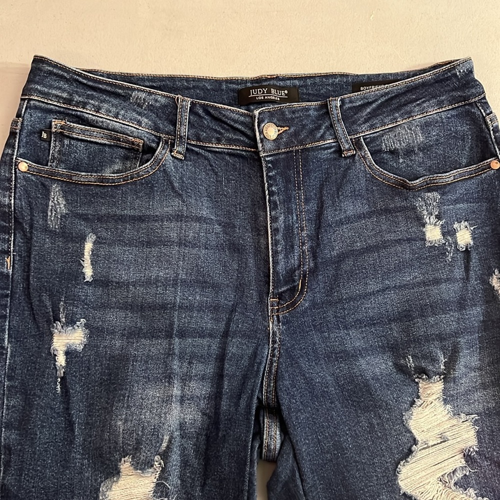 NWOT Judy Blue Boyfriend Fit Distressed/Distressing - Picture 3 of 8